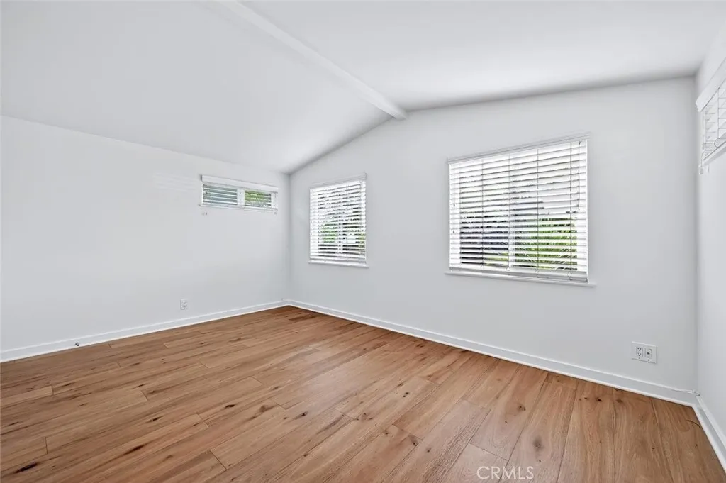 1962 Fullerton Avenue