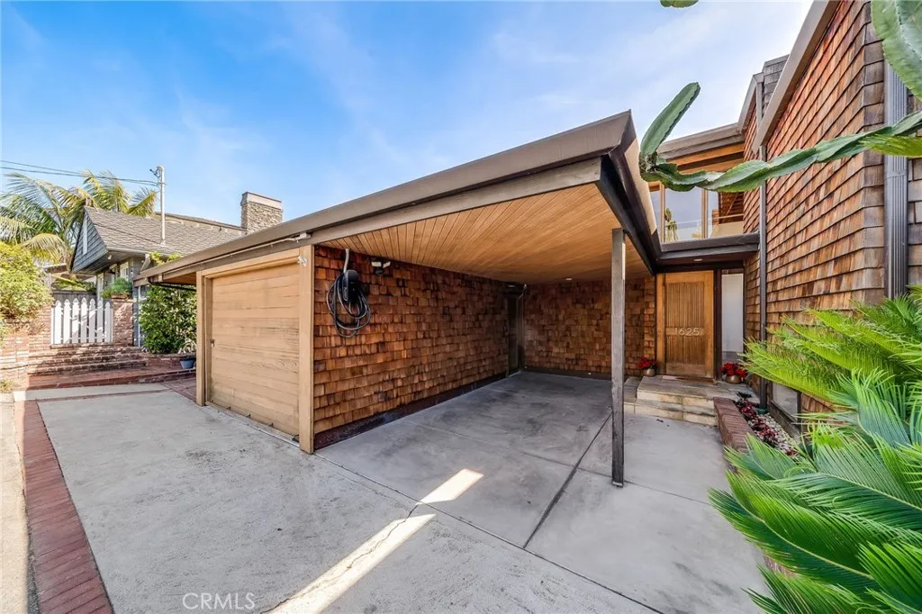 1625 Catalina