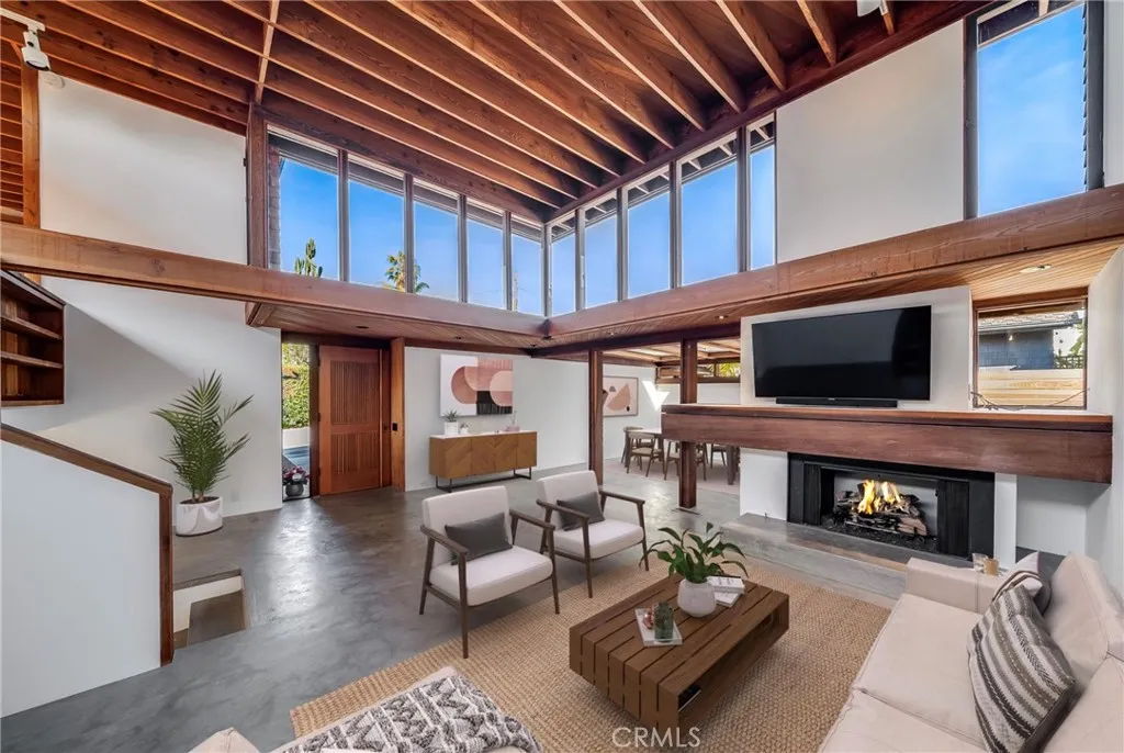1625 Catalina