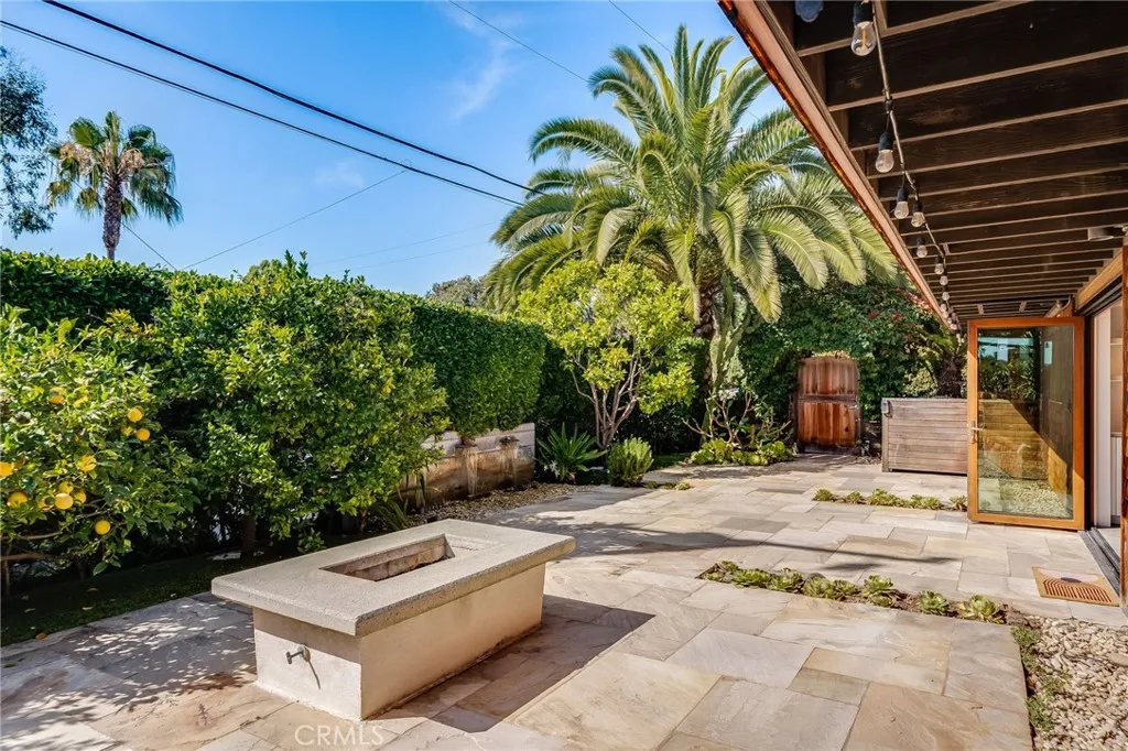 1625 Catalina
