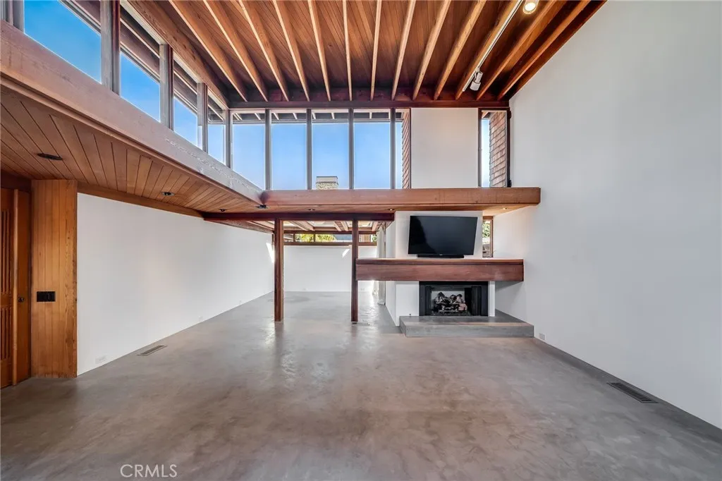 1625 Catalina