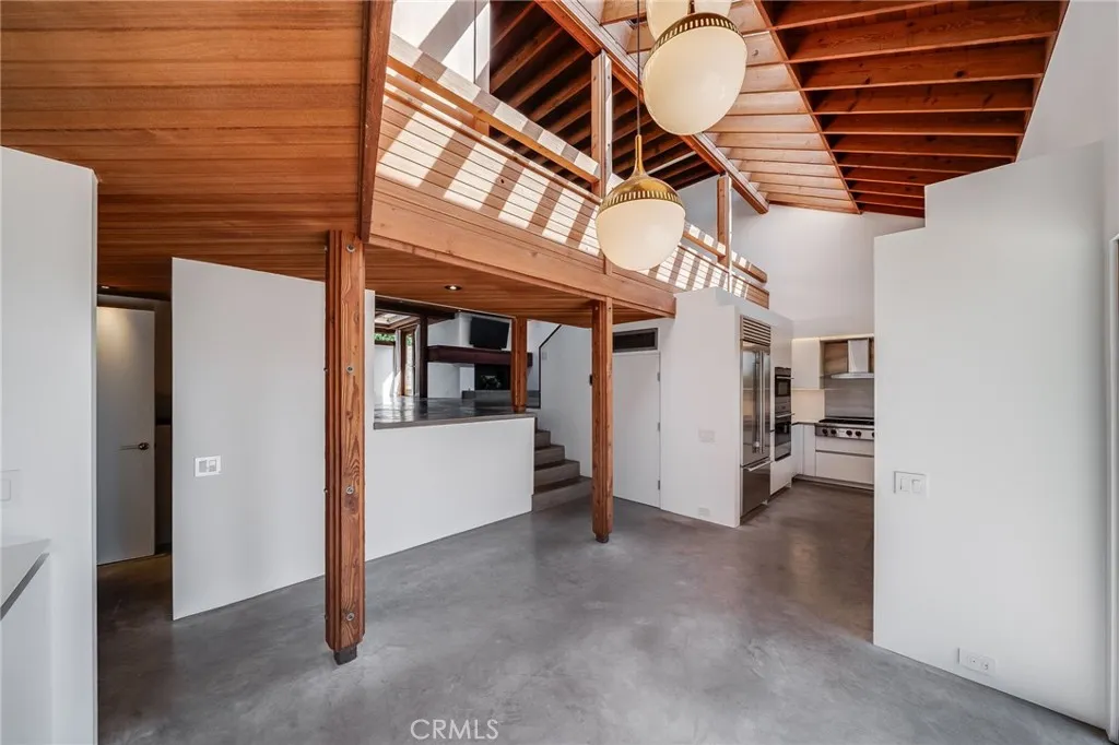 1625 Catalina