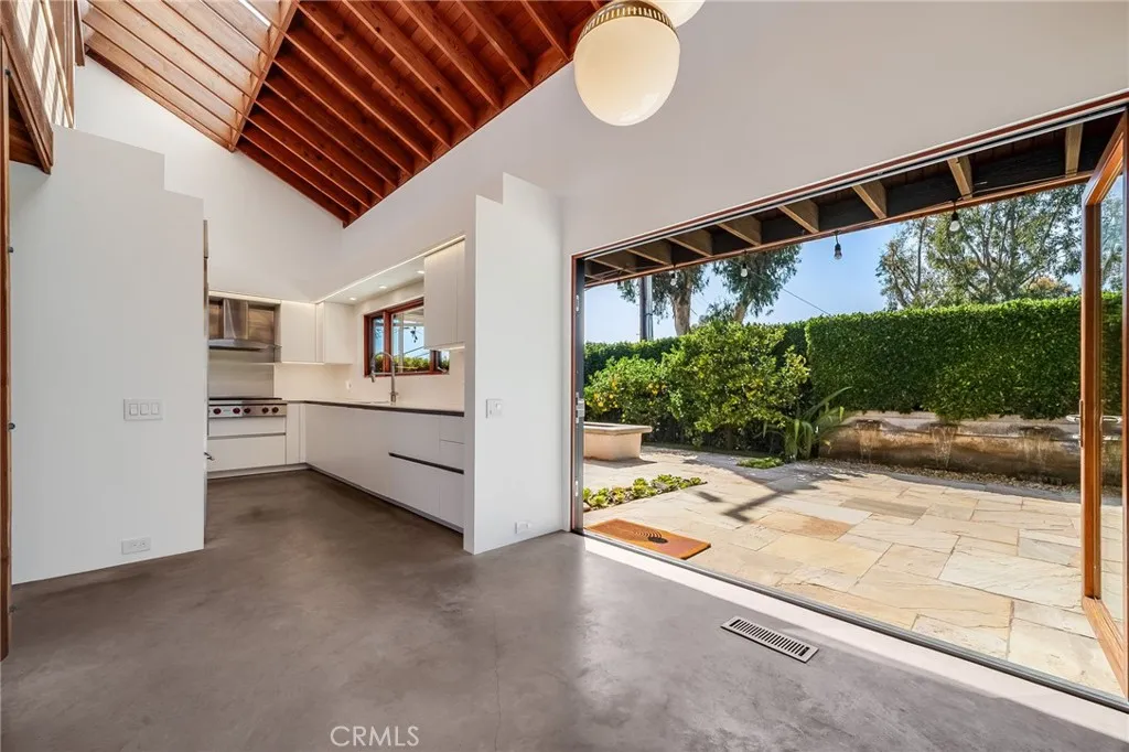 1625 Catalina