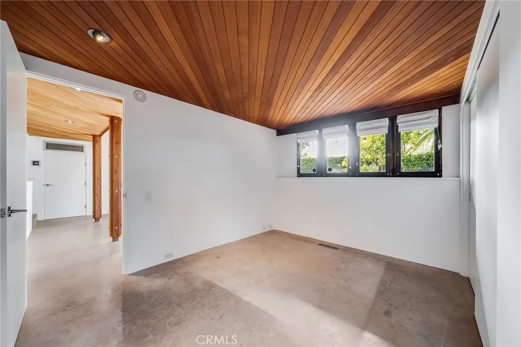 1625 Catalina