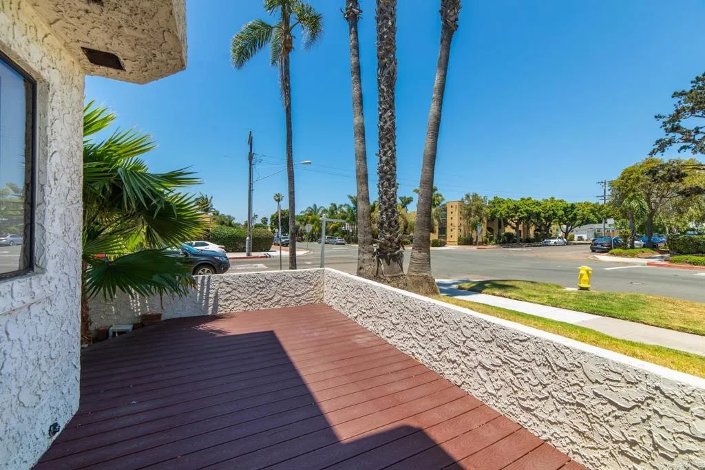 1205 Felspar Street