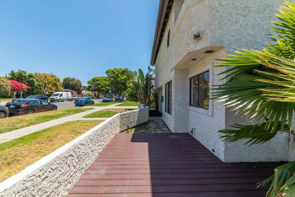 1205 Felspar Street