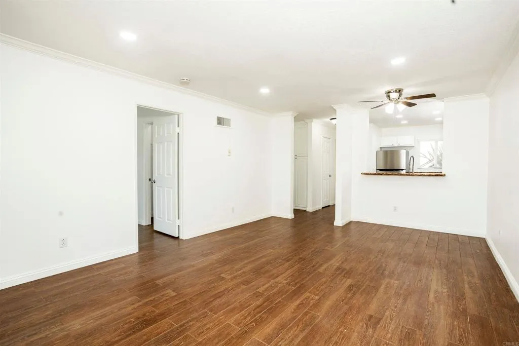7545 Charmant Dr. Unit 1309