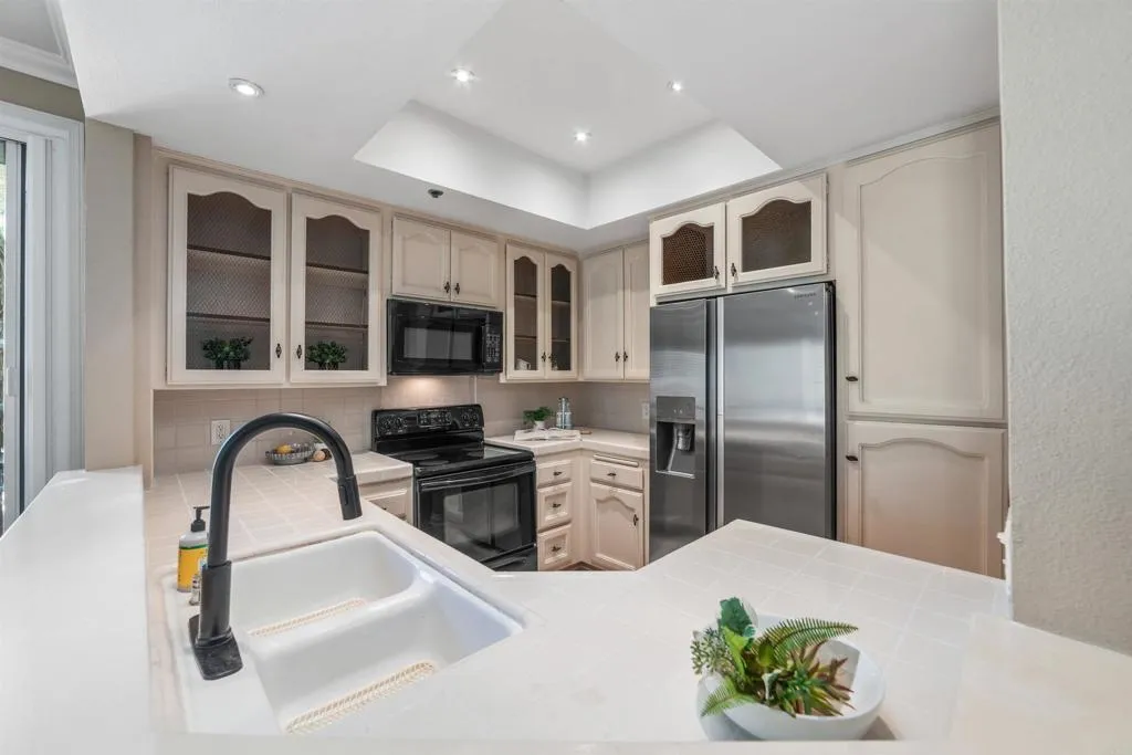 5845 Friars Road Unit 1212