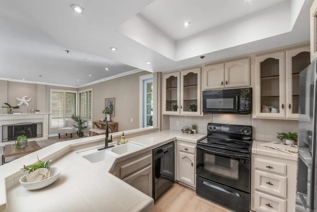5845 Friars Road Unit 1212
