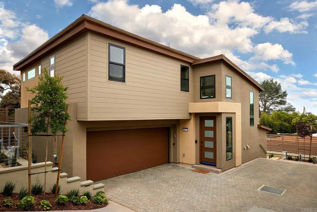 127 N Granados Ave