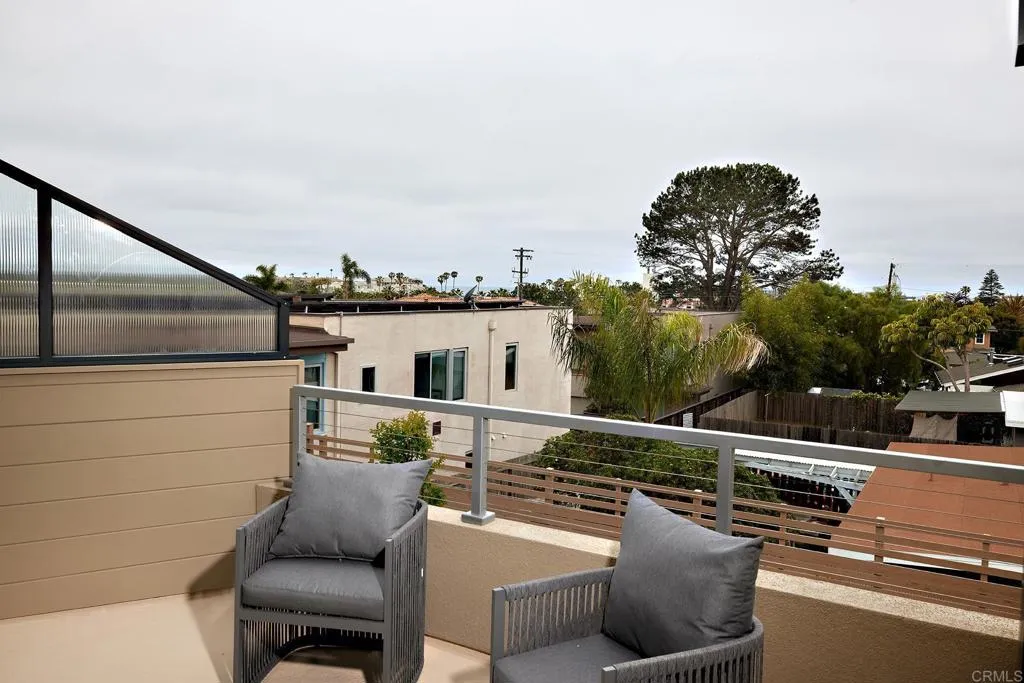 127 N Granados Ave