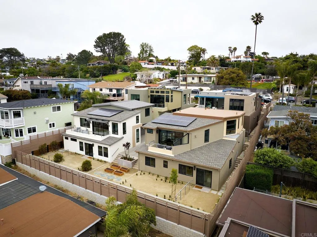 127 N Granados Ave