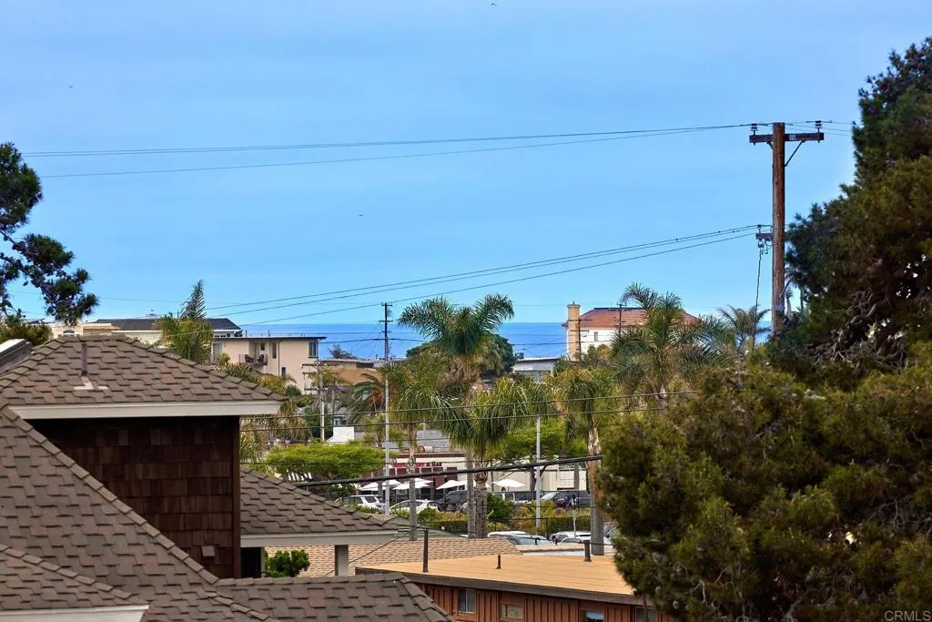 127 N Granados Ave