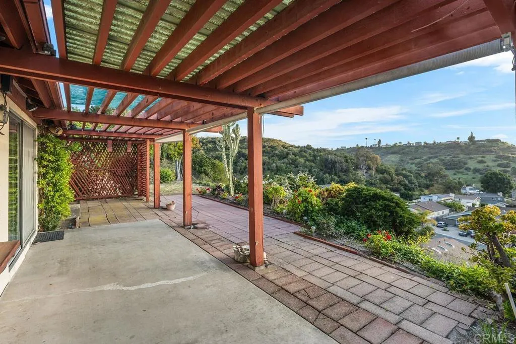 6642 Hemingway Drive