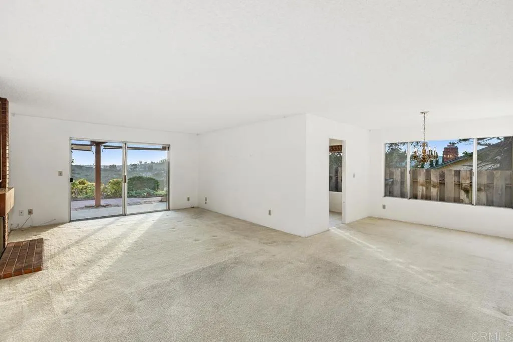 6642 Hemingway Drive