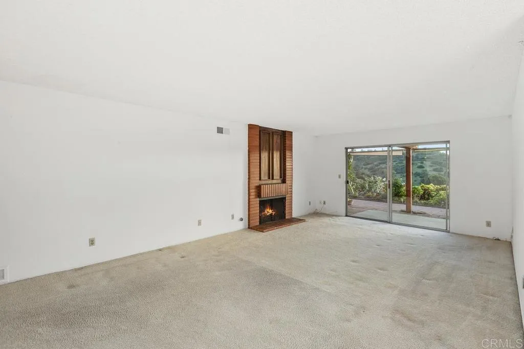 6642 Hemingway Drive
