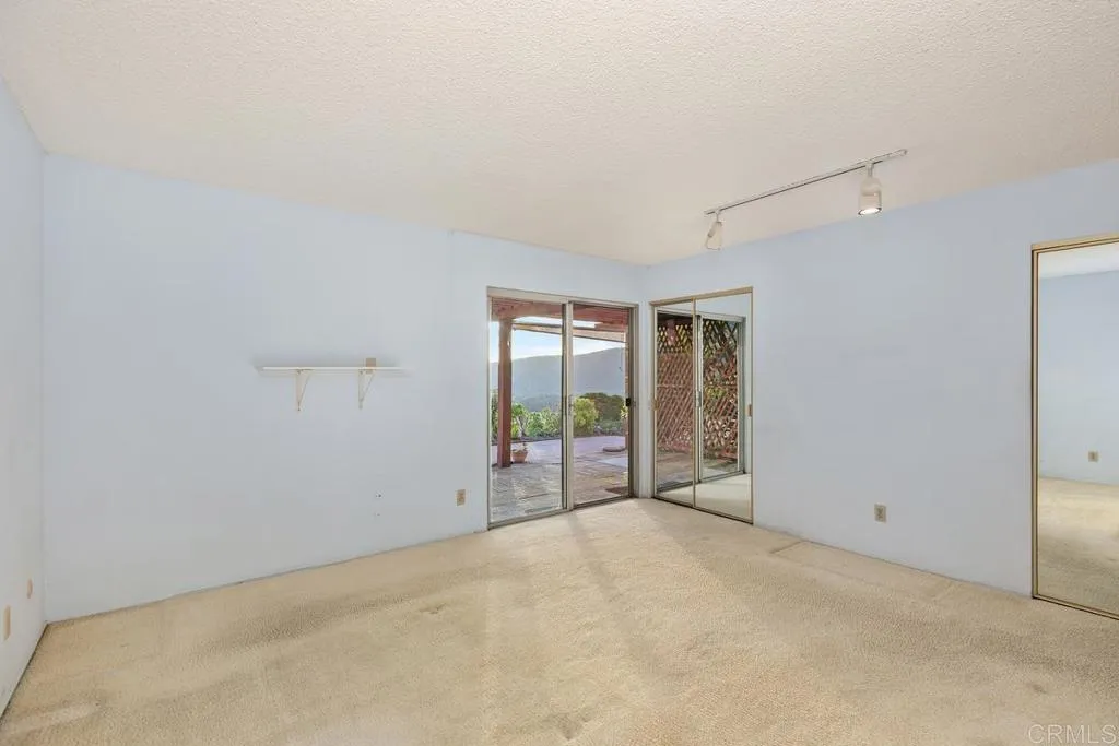 6642 Hemingway Drive