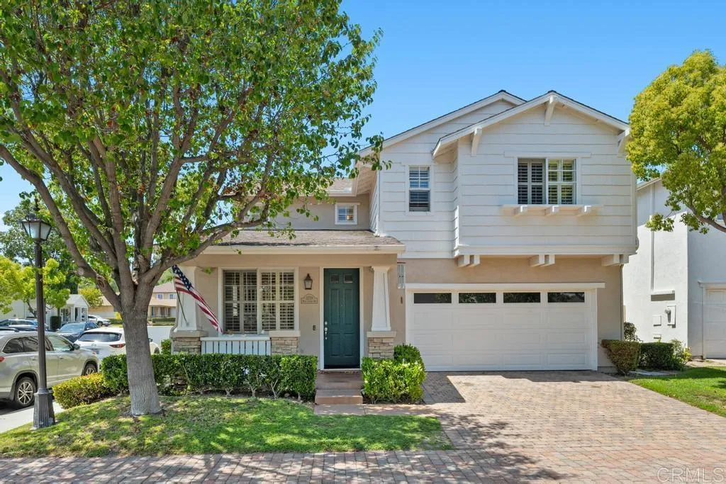3228 W Canyon Ave