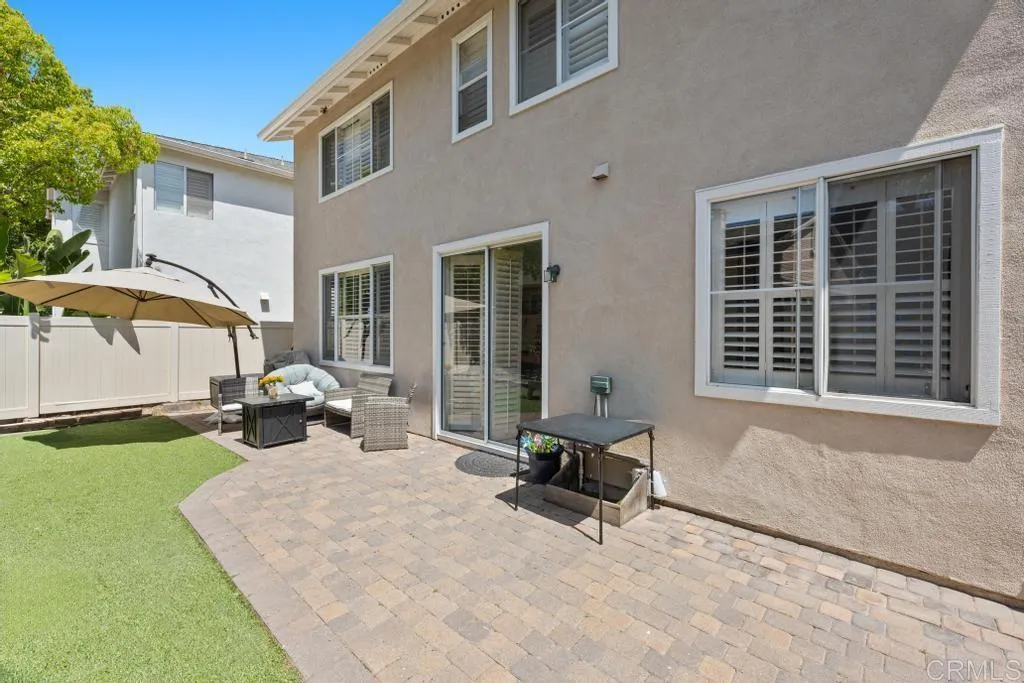 3228 W Canyon Ave