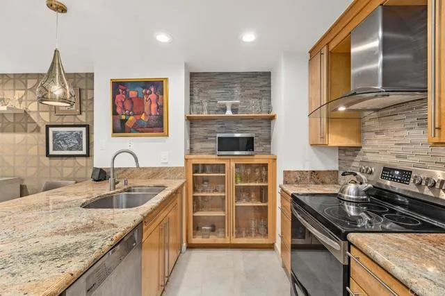 2500 Torrey Pines Rd Unit 403