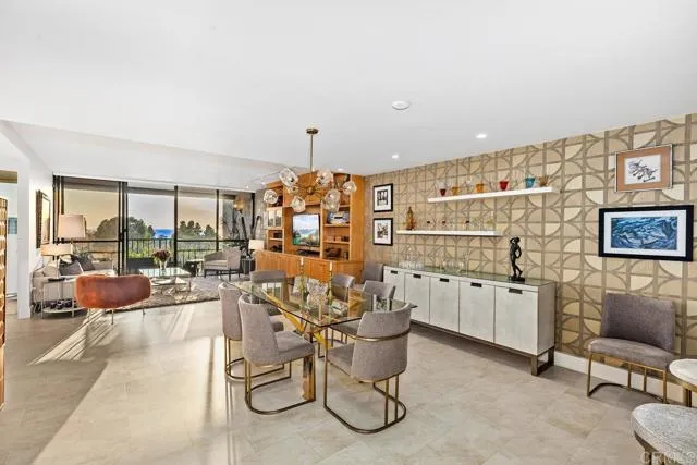 2500 Torrey Pines Rd Unit 403