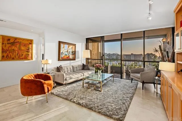 2500 Torrey Pines Rd Unit 403