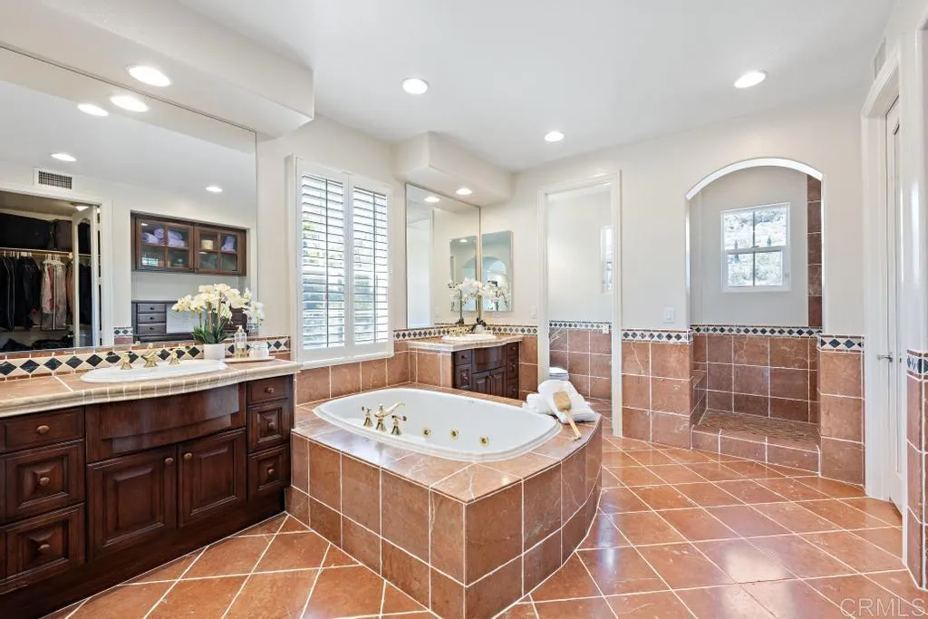 17625 Butterfield Trail
