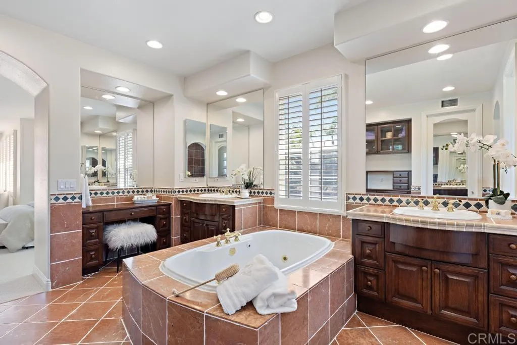 17625 Butterfield Trail