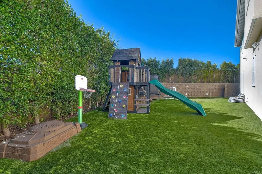 734 Adelaide Circle