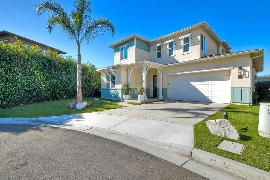 734 Adelaide Circle