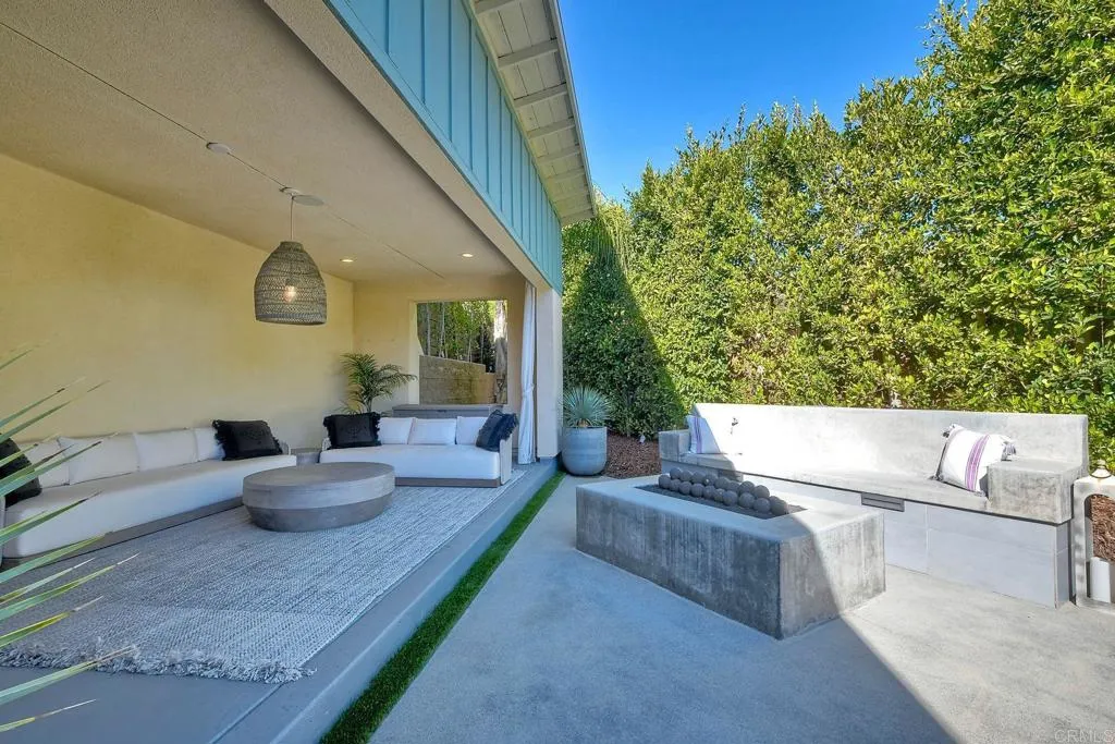734 Adelaide Circle