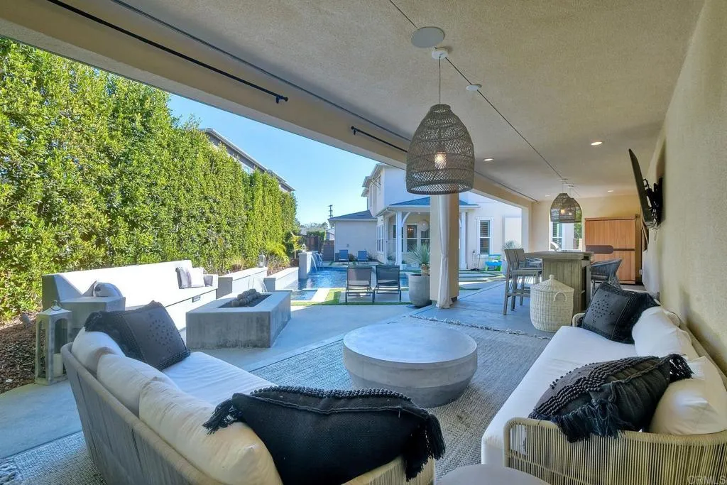 734 Adelaide Circle