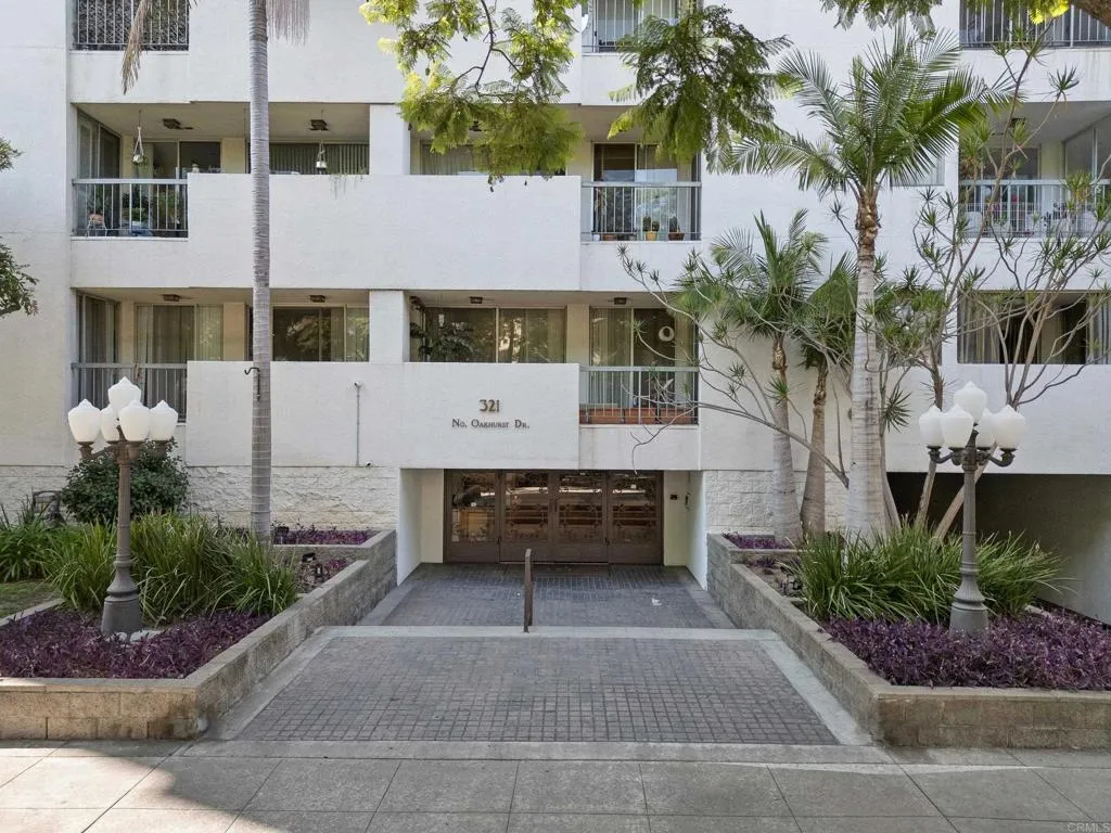 321 N Oakhurst Drive Unit 302