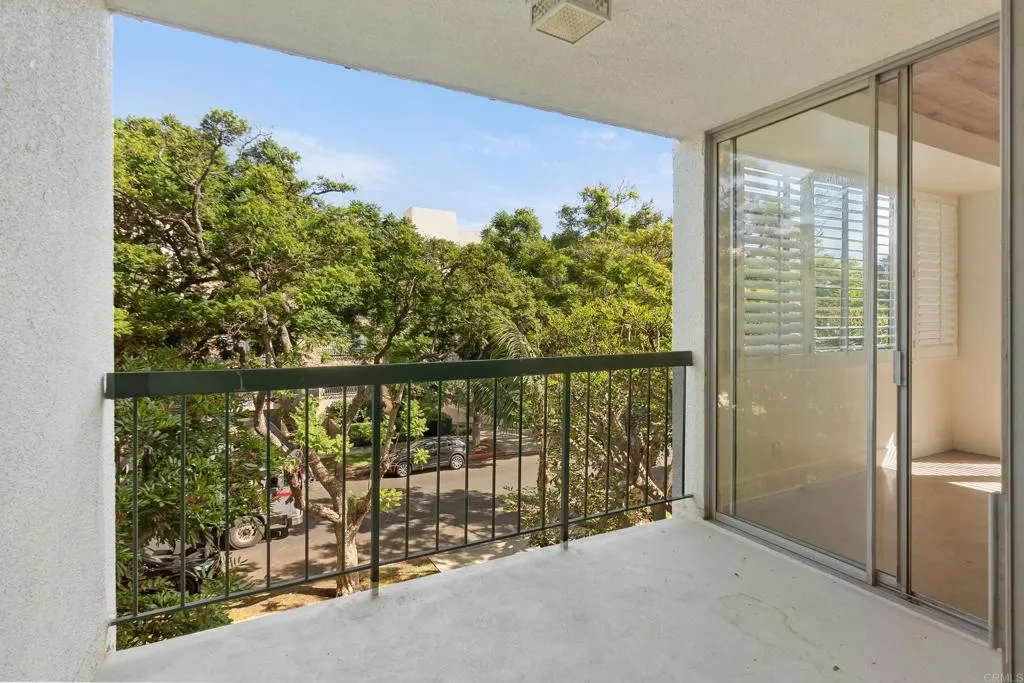 321 N Oakhurst Drive Unit 302