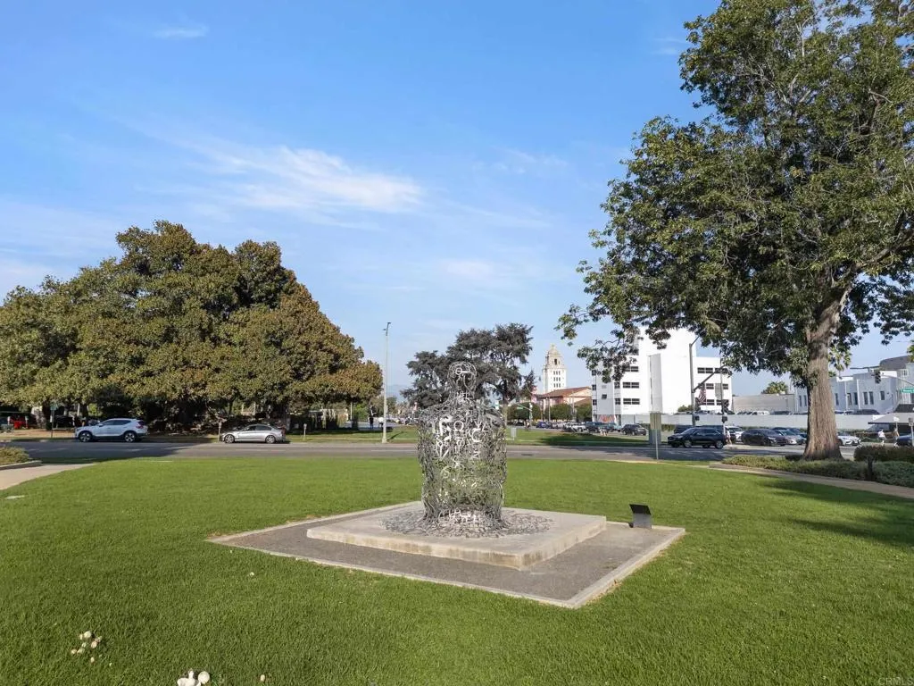 321 N Oakhurst Drive Unit 302