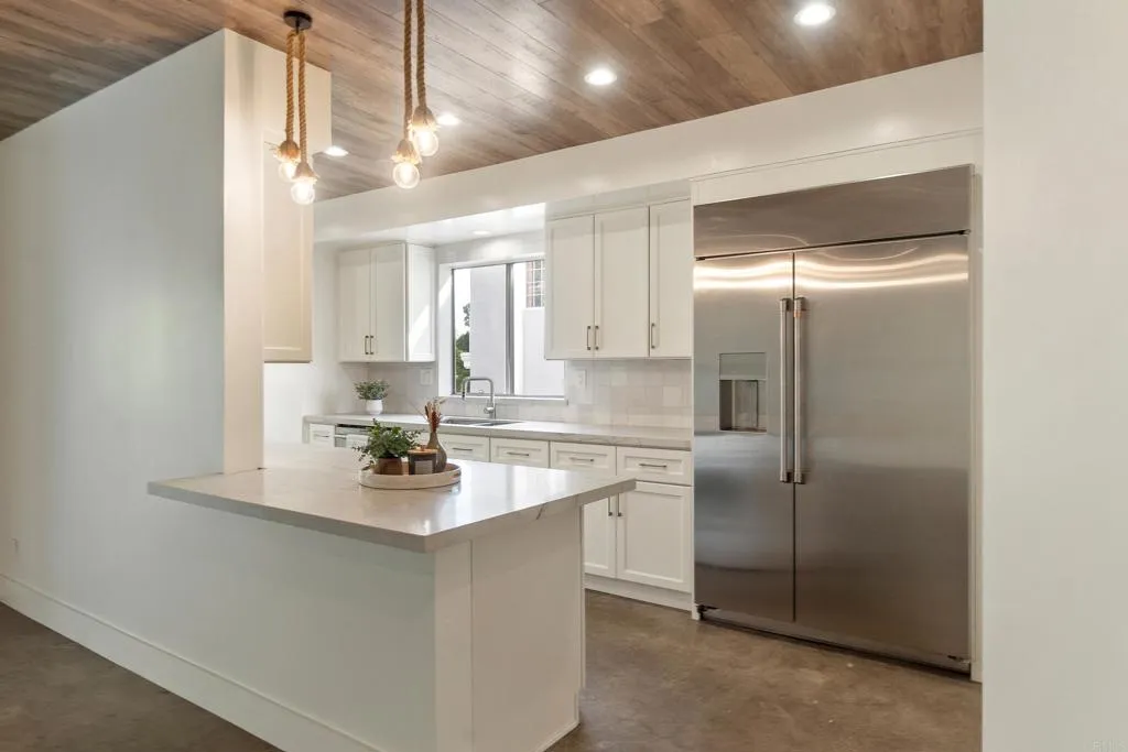 321 N Oakhurst Drive Unit 302