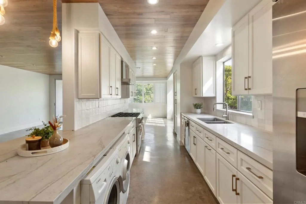 321 N Oakhurst Drive Unit 302