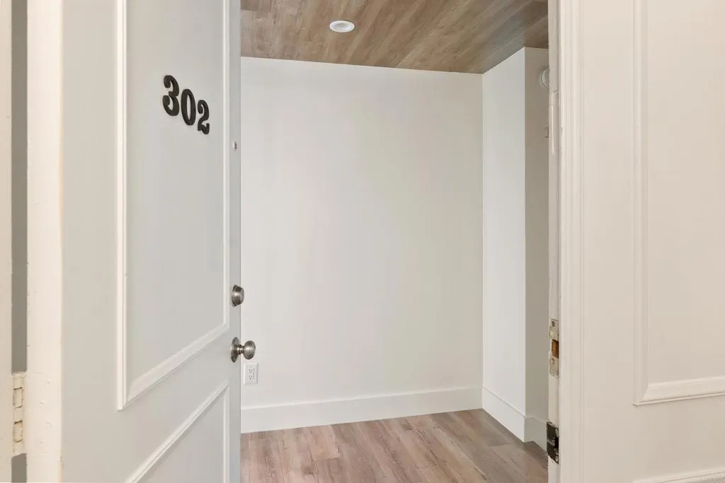 321 N Oakhurst Drive Unit 302