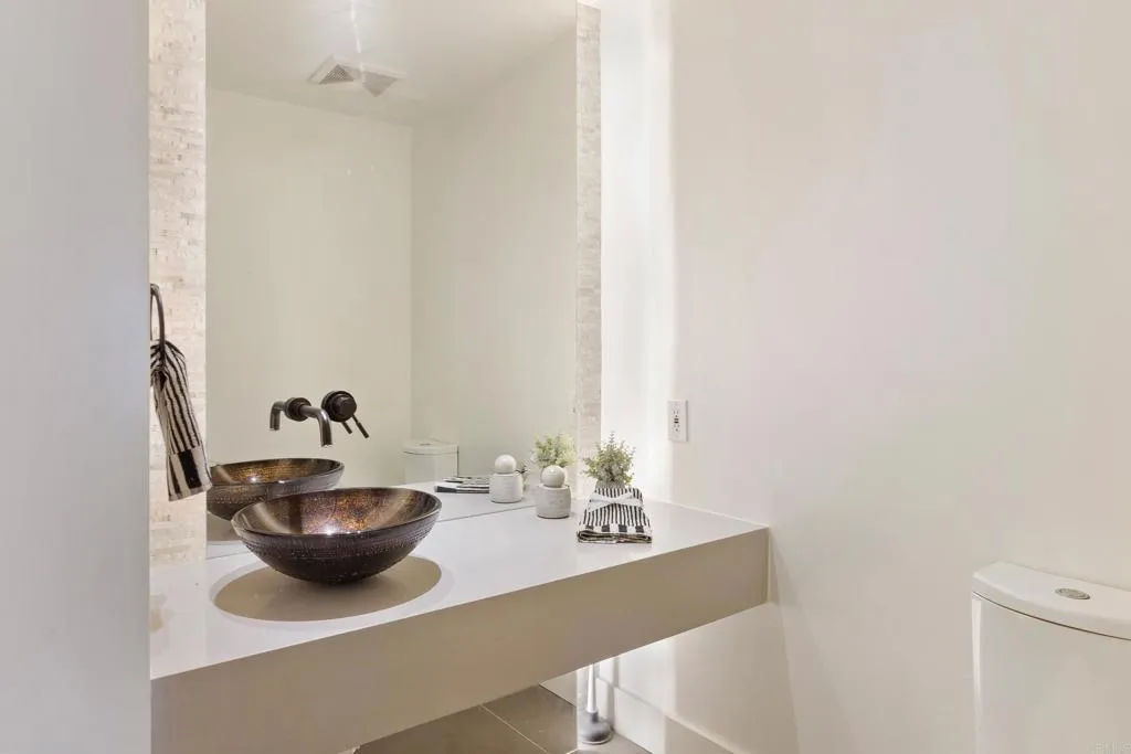 321 N Oakhurst Drive Unit 302