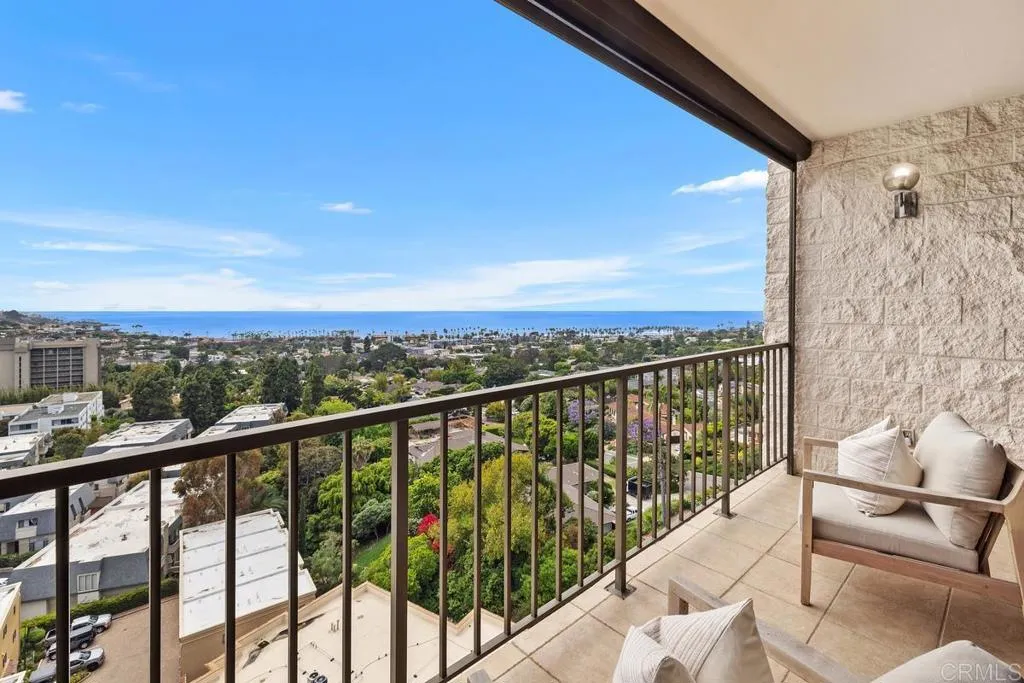 2500 Torrey Pines Rd Unit 1202