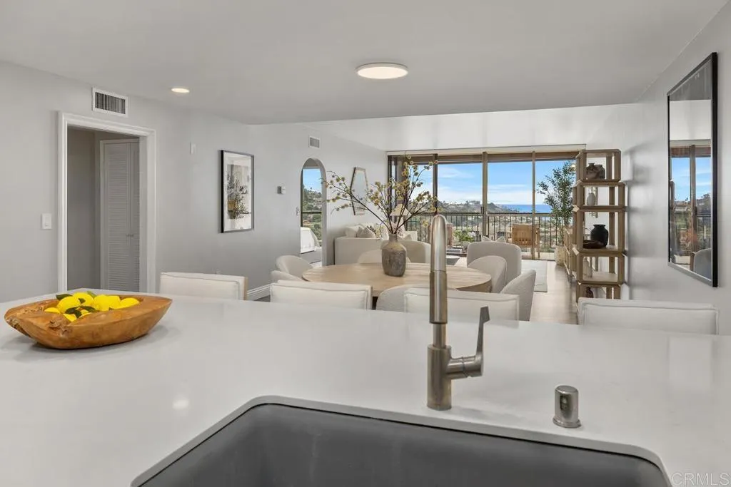 2500 Torrey Pines Rd Unit 1202
