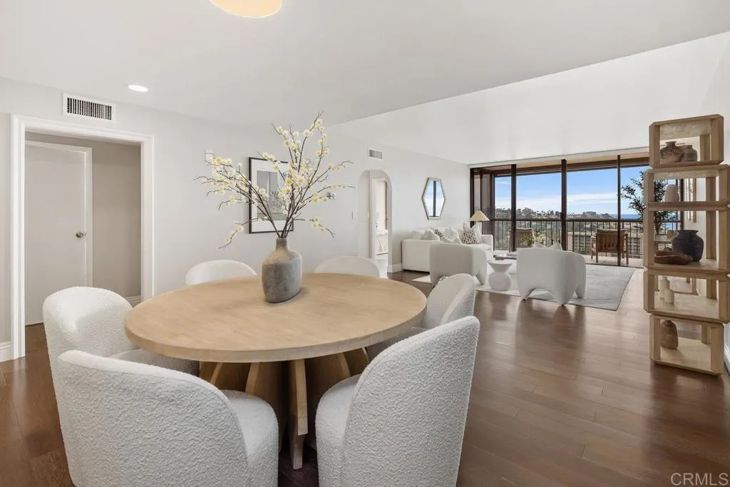 2500 Torrey Pines Rd Unit 1202
