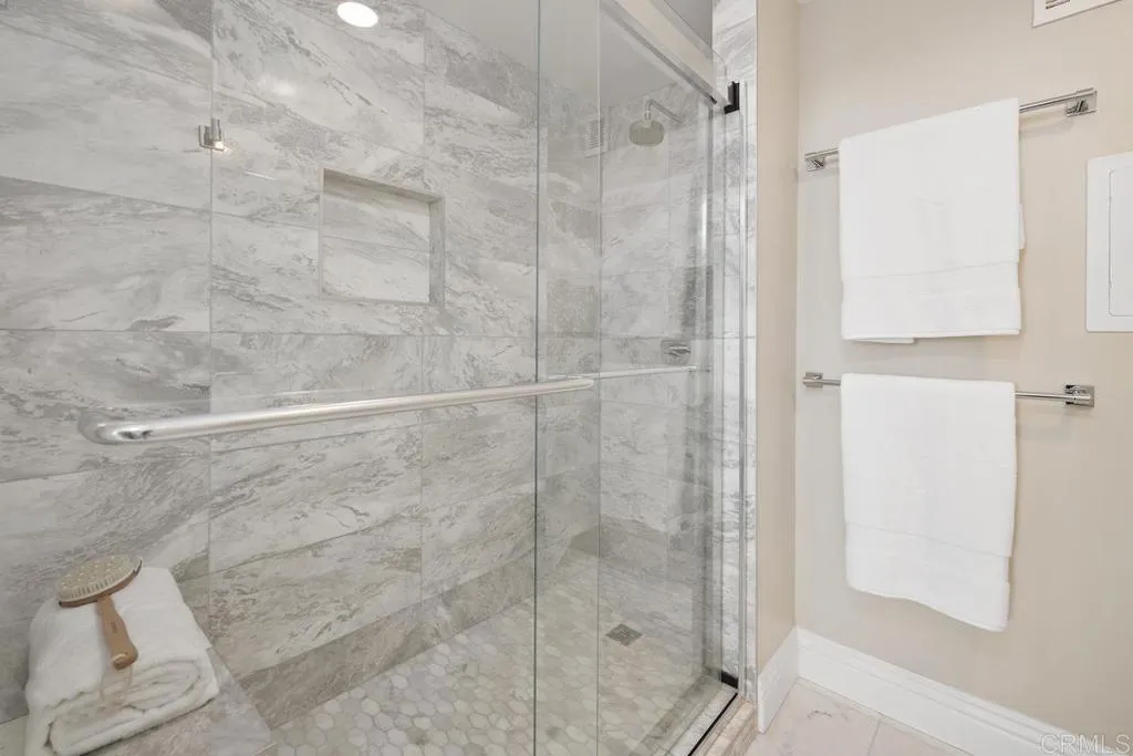 2500 Torrey Pines Rd Unit 1202