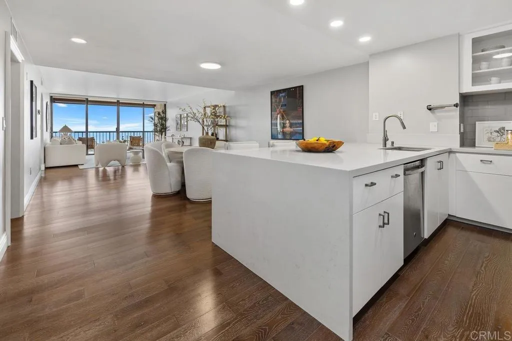2500 Torrey Pines Rd Unit 1202