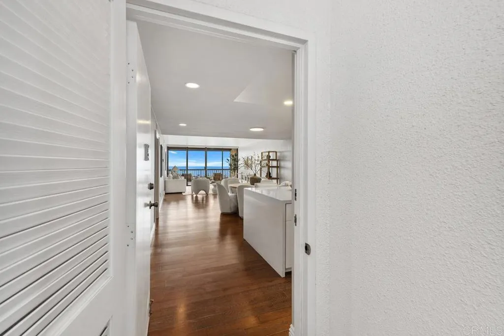 2500 Torrey Pines Rd Unit 1202