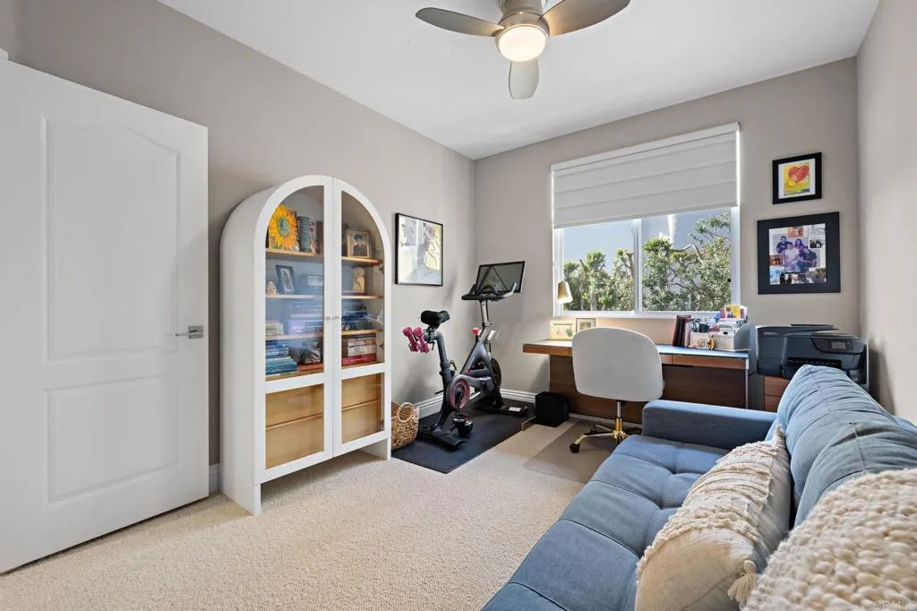 834 S Cedros