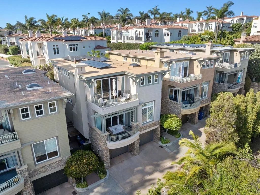 834 S Cedros