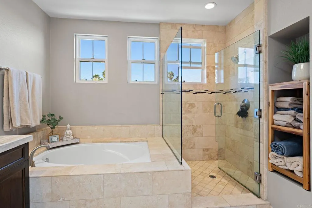 834 S Cedros