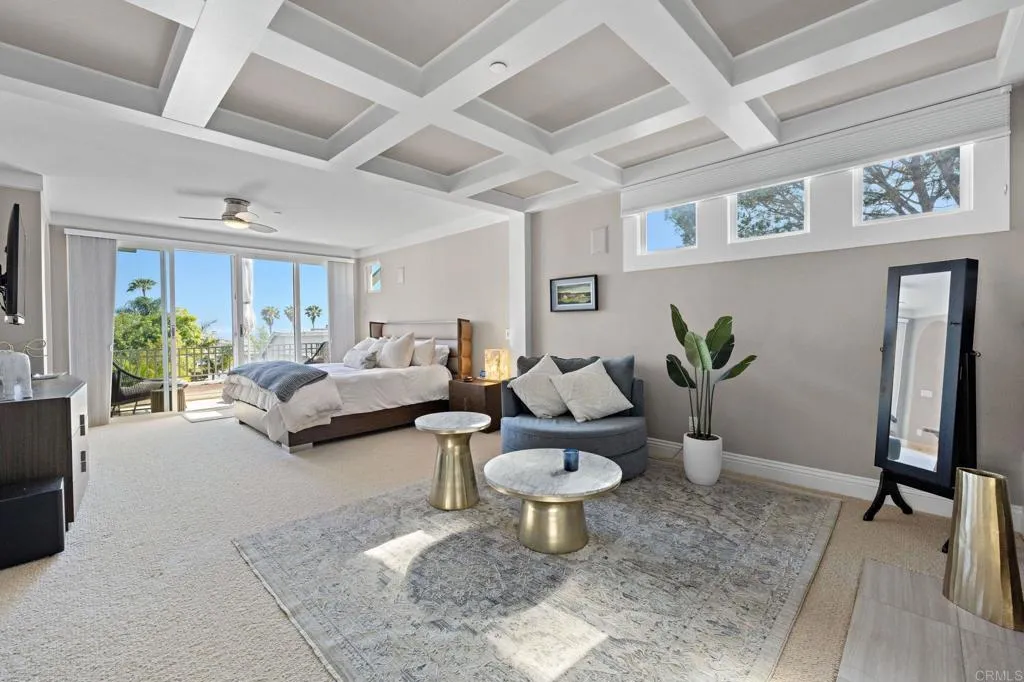 834 S Cedros