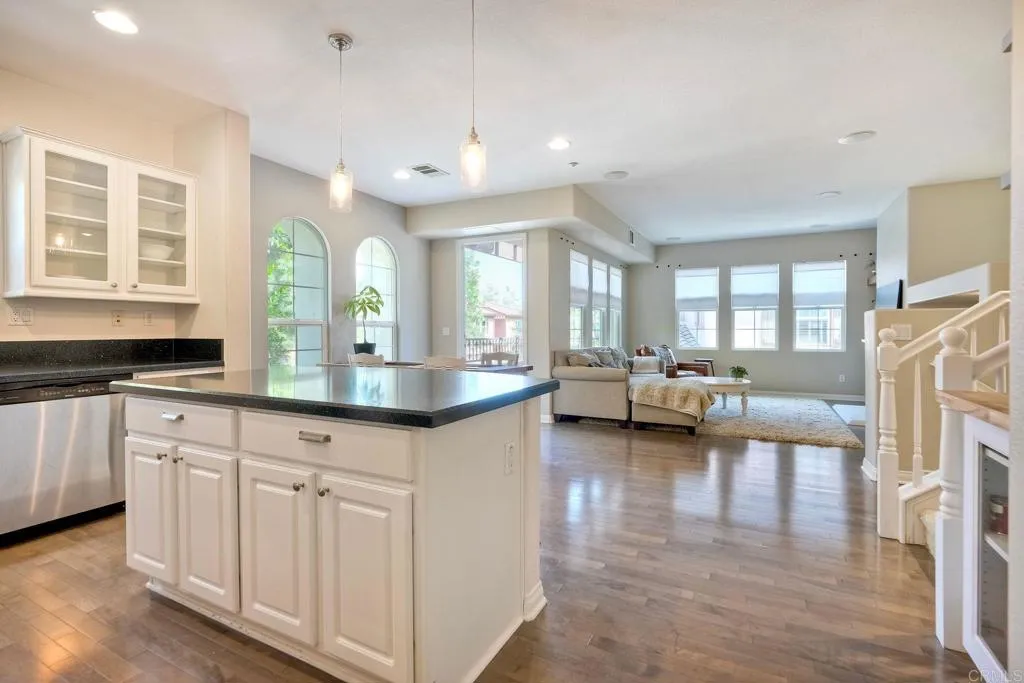 1367 Sky Ridge